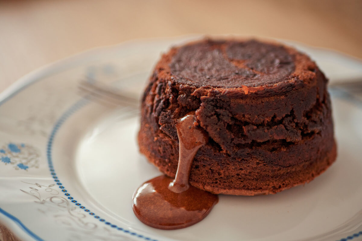 Feiner Schokoladenkuchen - Heißluftfriteuse Test 2022